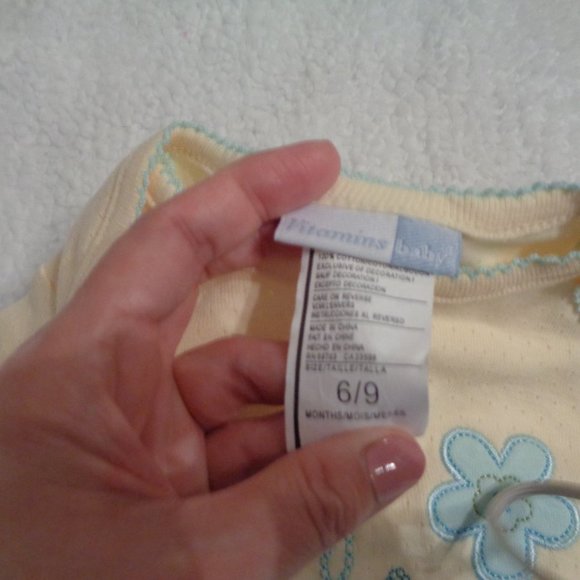 VITAMINS Baby 2 Piece Bunny Outfit with Rattles in Feet Size 6 - 9 Month… - Picture 4 of 9